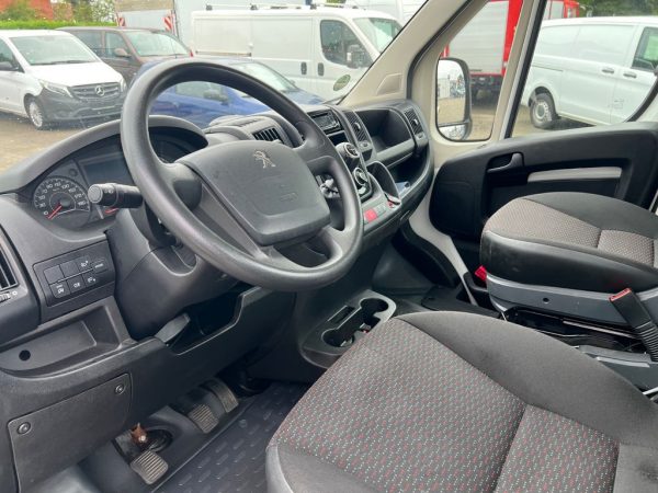 <span class="make">Peugeot</span><br/> Boxer 2.2 HDI 3,5t / 1,3t Nutzl. / Luftfederung – Bild 7