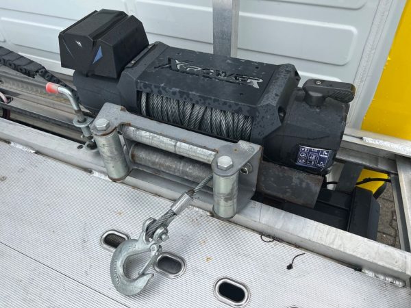 <span class="make">Peugeot</span><br/> Boxer 2.2 HDI 3,5t / 1,3t Nutzl. / Luftfederung – Bild 9