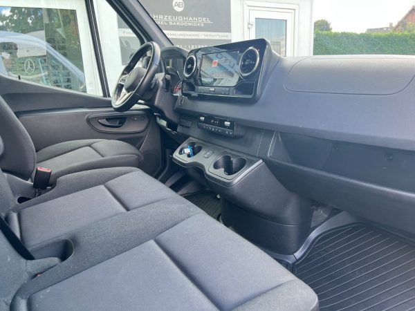 <span class="make">Mercedes-Benz</span><br/> Sprinter  319 Aut. V6 CDI 4x4 – Bild 8