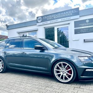 <span class="make">Skoda</span><br/> Octavia Combi RS 2.0 TDI DSG  4x4