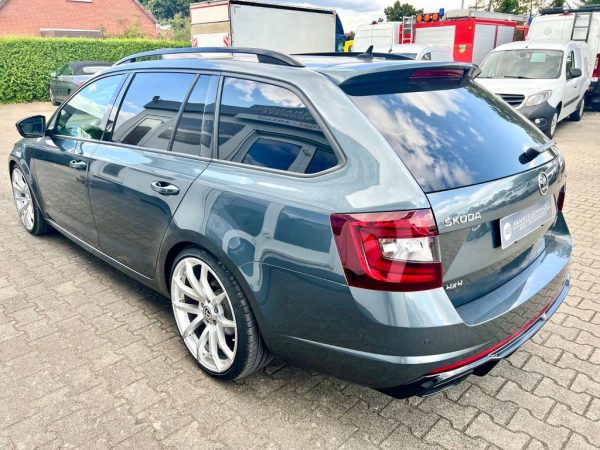 <span class="make">Skoda</span><br/> Octavia Combi RS 2.0 TDI DSG  4x4 – Bild 5