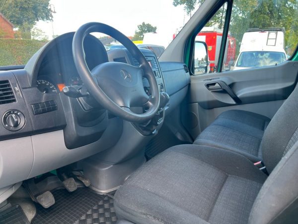 <span class="make">Mercedes-Benz</span><br/> Sprinter  216 CDI L2/H2 AHK / Standh. – Bild 8