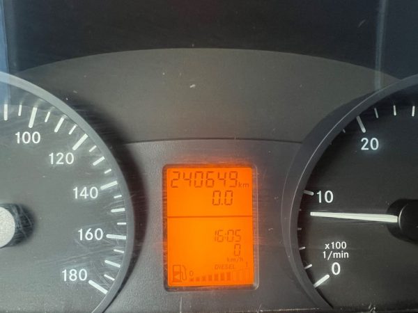 <span class="make">Mercedes-Benz</span><br/> Sprinter  216 CDI L2/H2 AHK / Standh. – Bild 10