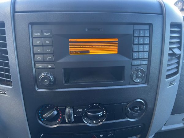 <span class="make">Mercedes-Benz</span><br/> Sprinter  216 CDI L2/H2 AHK / Standh. – Bild 11