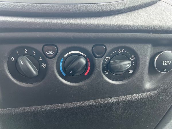 <span class="make">Ford</span><br/> Transit Kasten FT 350 L2/H2 / AHK – Bild 9