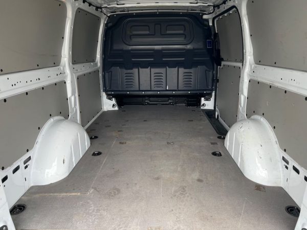 <span class="make">Mercedes-Benz</span><br/> Vito Kasten 114 CDI FWD lang / AHK / Kamera – Bild 13