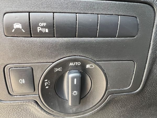<span class="make">Mercedes-Benz</span><br/> Vito Kasten 114 CDI  RWD lang AHK / Standh. – Bild 13