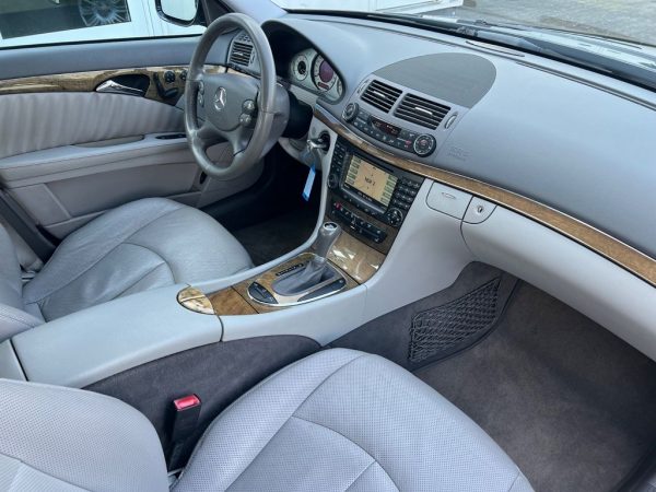 <span class="make">Mercedes-Benz</span><br/> E 350 Lim. Aut. Avantgarde / Standh. / Scheckh. – Bild 7