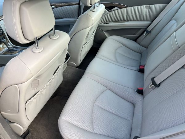 <span class="make">Mercedes-Benz</span><br/> E 350 Lim. Aut. Avantgarde / Standh. / Scheckh. – Bild 8